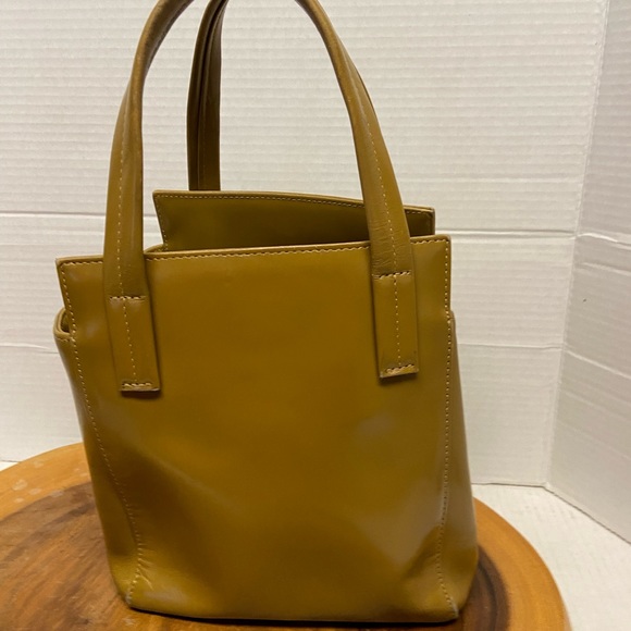 VASIC Mustard Yellow Leathef cUbED Tote Bag - Picture 4 of 15